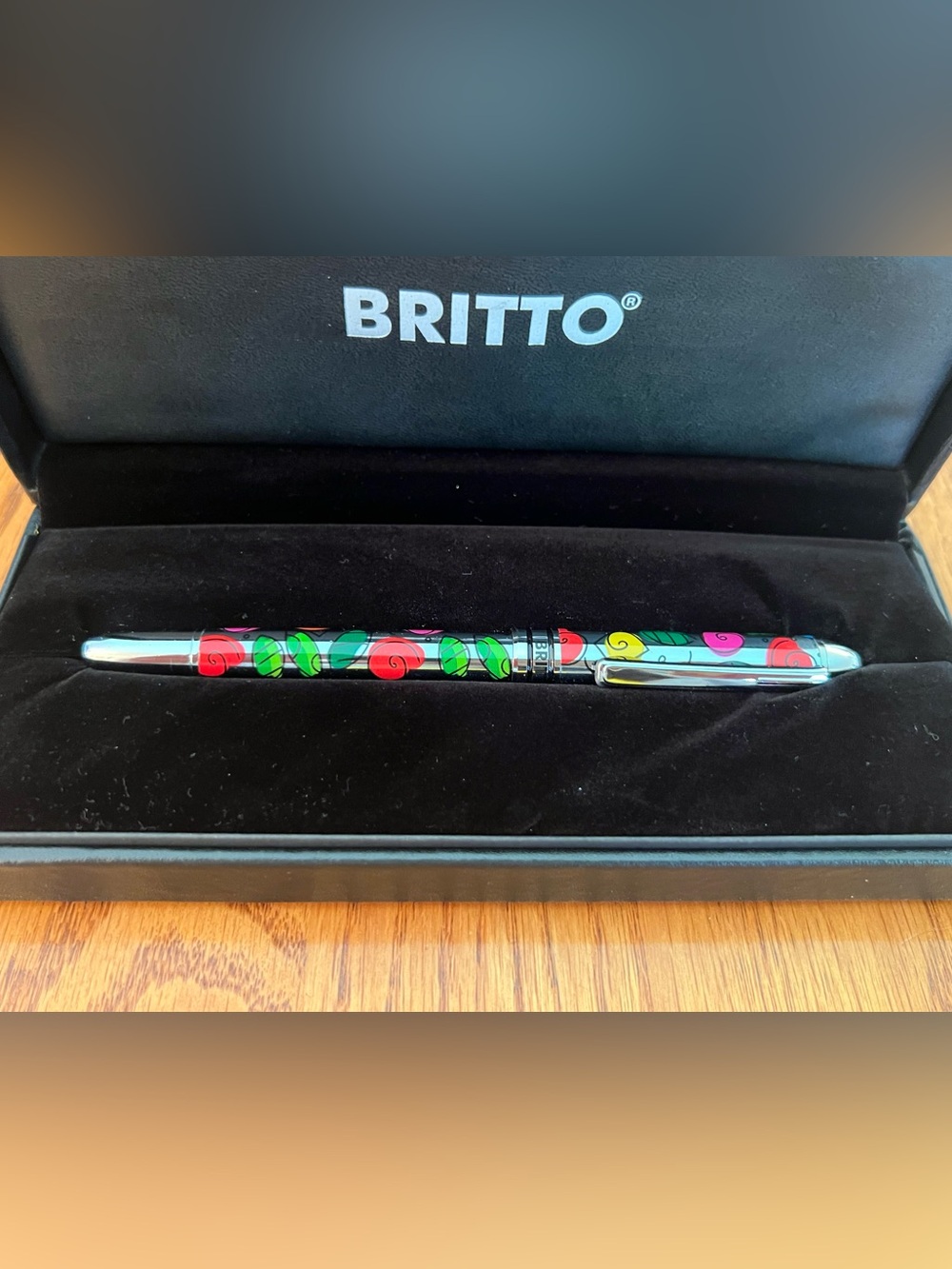 BRITTO Colorful Roses Roller Pen - Picture 2 of 4